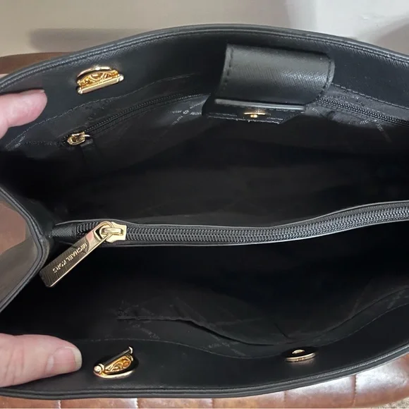 Michael Kors Black Susannah Saffiano Leather Large Tote Bag - Picture 6 of 10